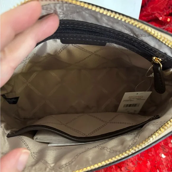 💰💰NWT Michael Kors crossbody bag💰💰